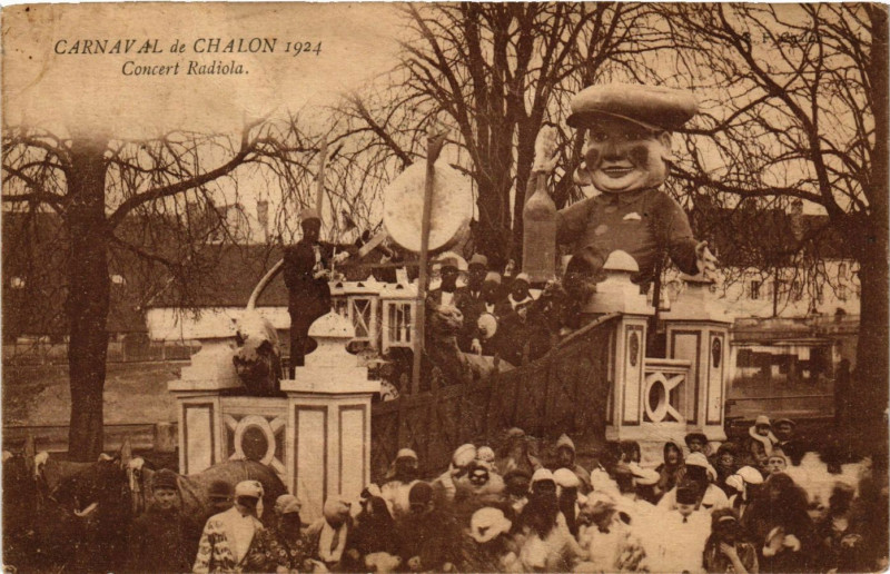 Carte postale ancienne Chalon-sur-Saone - Carnaval 1924 - Concert Radiola à Chalon-sur-Saône
