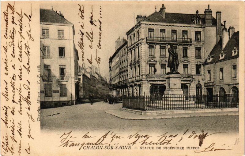 Carte postale ancienne Chalon-sur-Saone - Statue de Nicephore Niepce à Chalon-sur-Saône