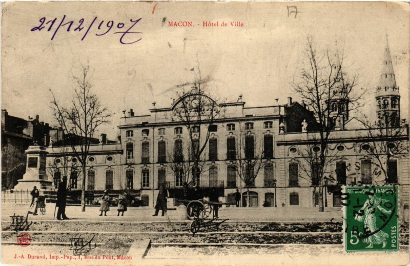 Carte postale ancienne Macon - Hotel de Ville à Mâcon
