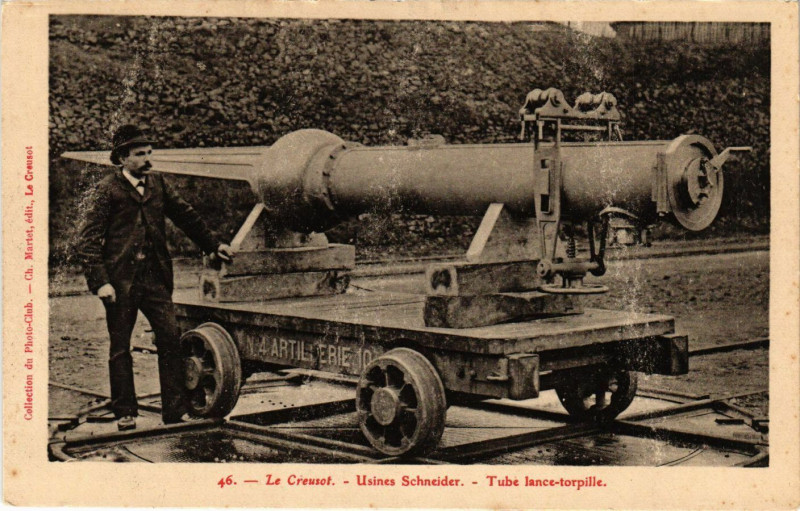 Carte postale ancienne Le Creusot - Usines Schneider - Tube Lance-Torpille au Creusot