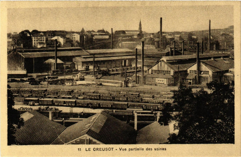 Carte postale ancienne Le Creusot - Vue partielle des usines au Creusot