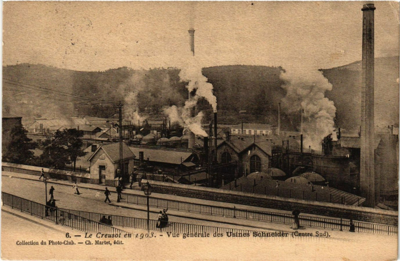 Carte postale ancienne Le Creusot - Vue générale des Usines Schneider - Centre Sud au Creusot