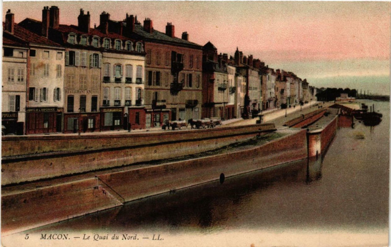 Carte postale ancienne Macon Le Quai du Nord à Mâcon