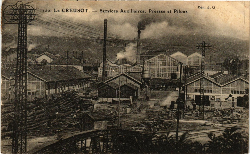 Carte postale ancienne Le Creusot - Services Auxiliaires - Presses et Pilons au Creusot