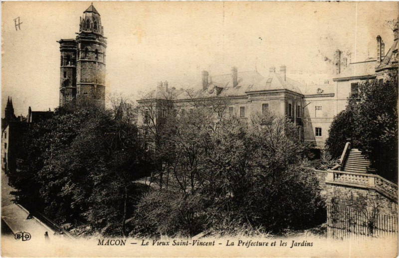 Carte postale ancienne Macon Le Vieux Saint-Vincent à Mâcon