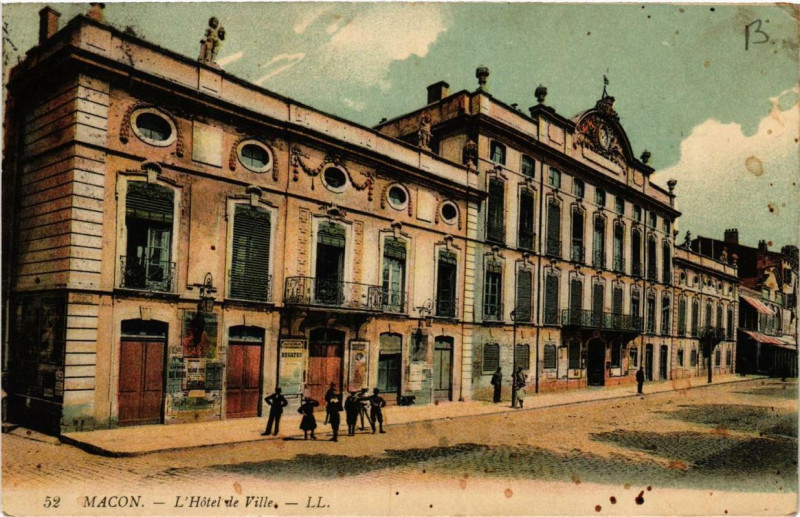 Carte postale ancienne Macon L'Hotel de Ville à Mâcon