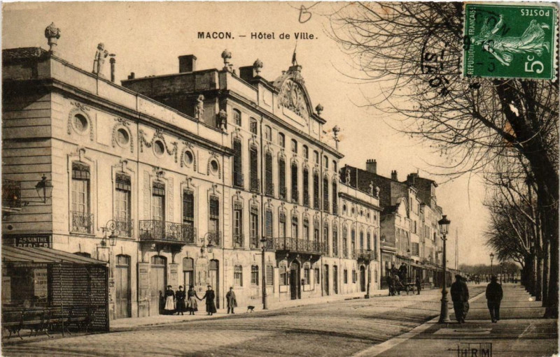 Carte postale ancienne Macon Hotel de Ville à Mâcon