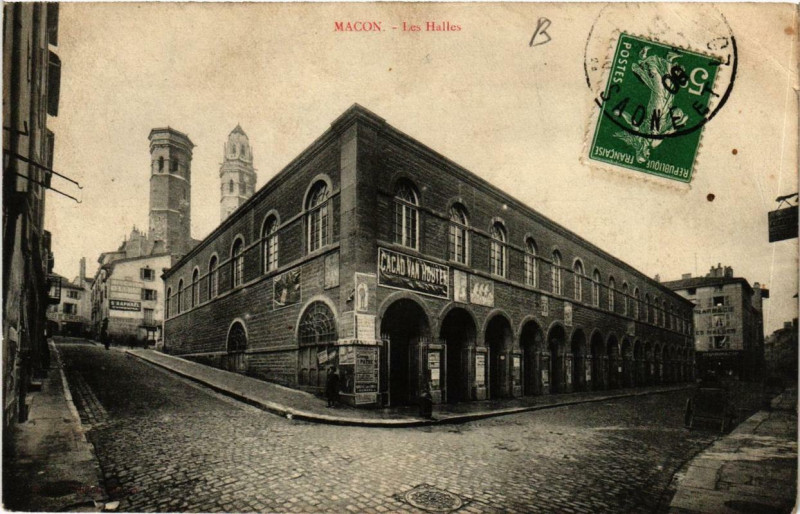 Carte postale ancienne Macon Les Halles à Mâcon