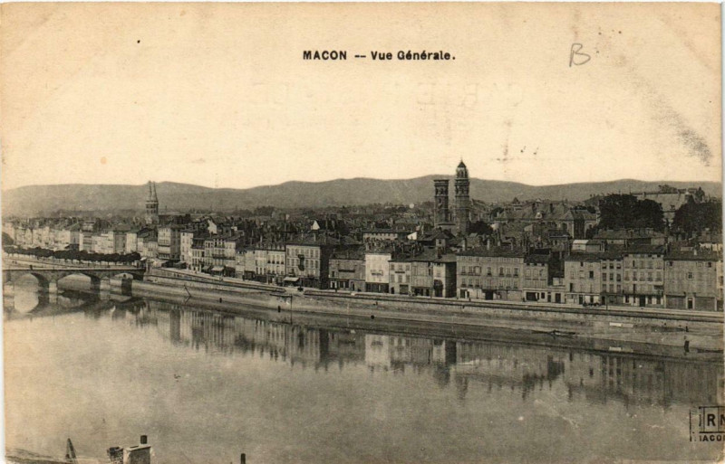 Carte postale ancienne Macon Vue générale à Mâcon