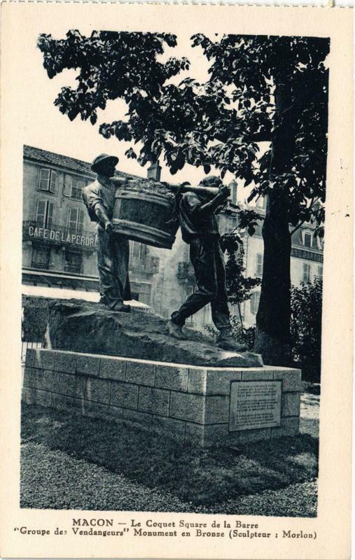 Carte postale ancienne Macon Le Coquet Square de la Barre à Mâcon