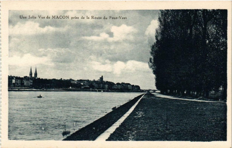 Carte postale ancienne Une Jolie Vue de Macon prise de la Route du Pont-Vert à Mâcon