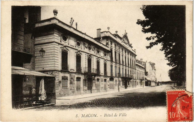 Carte postale ancienne Macon Hotel de Ville à Mâcon