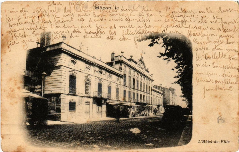 Carte postale ancienne Macon L'Hotel de Ville à Mâcon