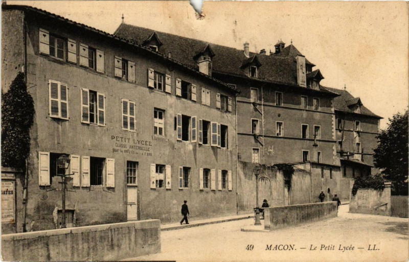 Carte postale ancienne Macon Le Petit Lycée à Mâcon