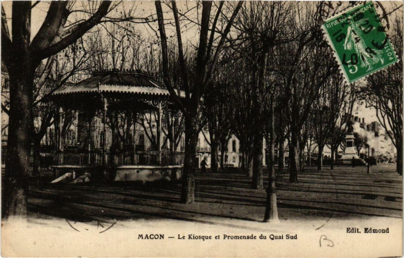 Carte postale ancienne Macon Le Kiosque et Promenade du Quai Sud à Mâcon