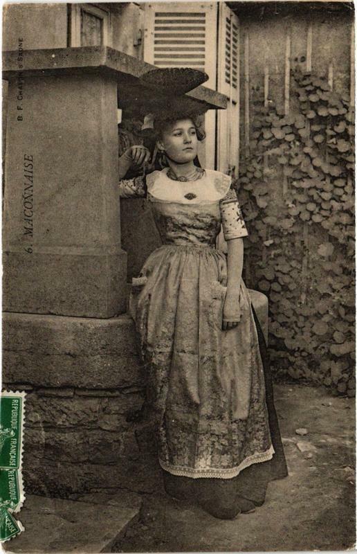 Carte postale ancienne Maconnaise