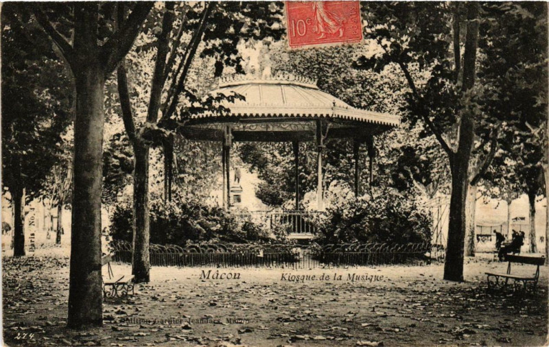Carte postale ancienne Macon Kiosque de la Musique à Mâcon