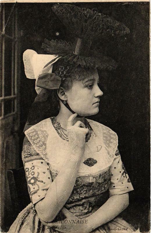 Carte postale ancienne Maconnaise