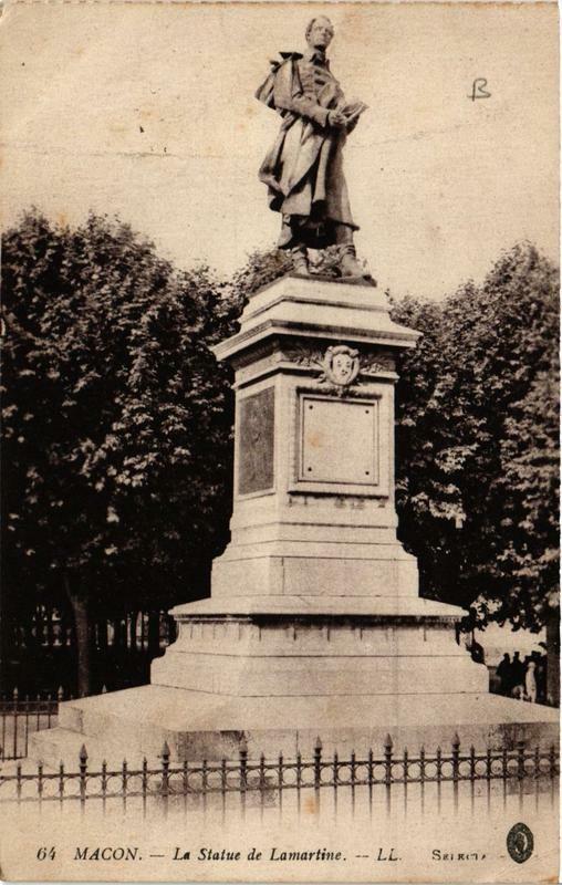 Carte postale ancienne Macon La Statue de Lamartine à Mâcon
