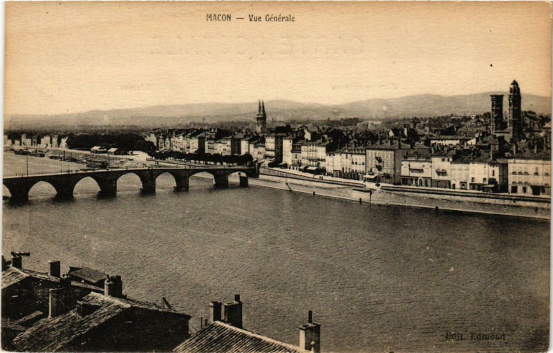Carte postale ancienne Macon Vue générale à Mâcon