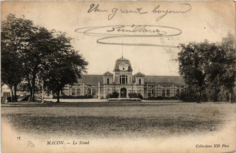 Carte postale ancienne Macon Le Stand à Mâcon