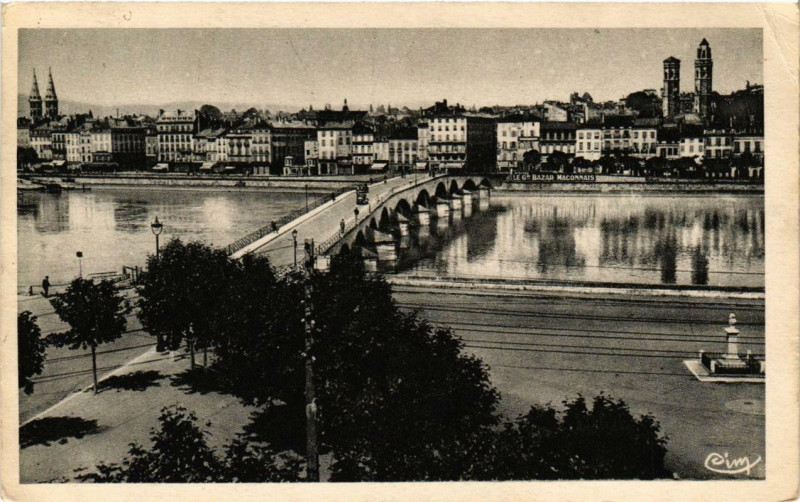 Carte postale ancienne Macon Vue générale à Mâcon