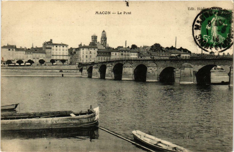 Carte postale ancienne Macon Le Pont à Mâcon