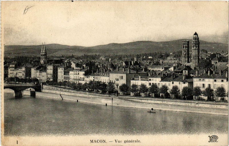 Carte postale ancienne Macon Vue générale à Mâcon