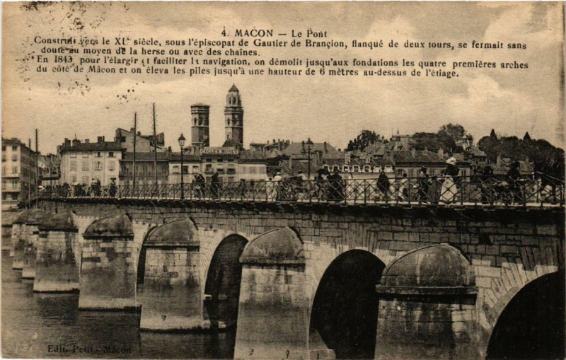 Carte postale ancienne Macon Le Pont à Mâcon