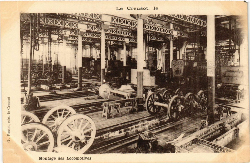 Carte postale ancienne Le Creusot - Montage des Locomotives au Creusot