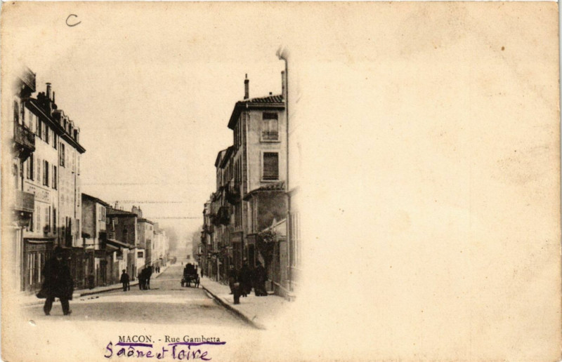 Carte postale ancienne Macon - Rue Gambetta à Mâcon