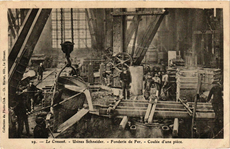 Carte postale ancienne Le Creusot - Usines Schneider - Fonderie de Fer au Creusot