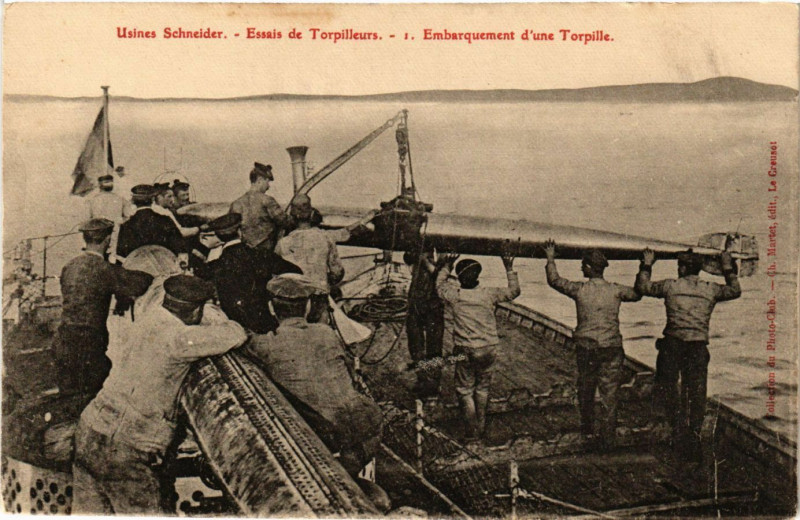 Carte postale ancienne Le Creusot - Usines Schneider - Essais de Torpilleurs au Creusot
