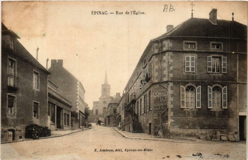 Carte postale ancienne Epinac Rue de Eglise à Épinac
