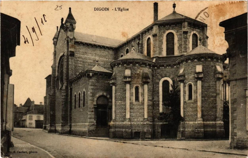 Carte postale ancienne Digoin Eglise à Digoin