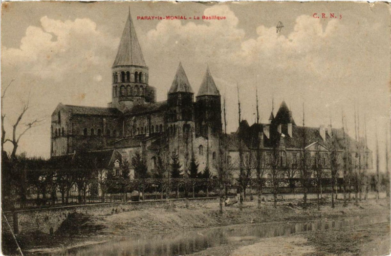 Carte postale ancienne Paray-le-Monial La Basilique à Paray-le-Monial