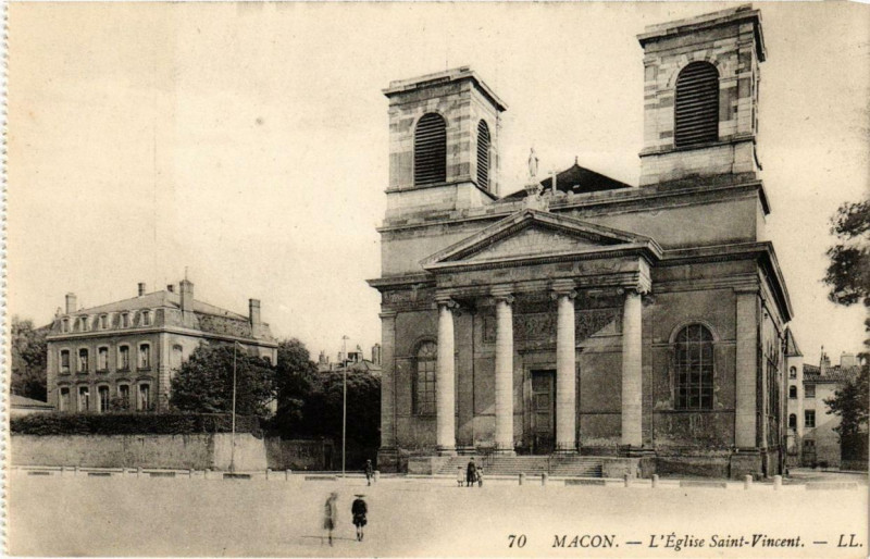 Carte postale ancienne Macon Eglise Saint-Vincent à Mâcon