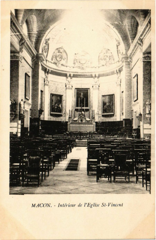 Carte postale ancienne Macon - Intérieur de Eglise Saint-Vincent à Mâcon