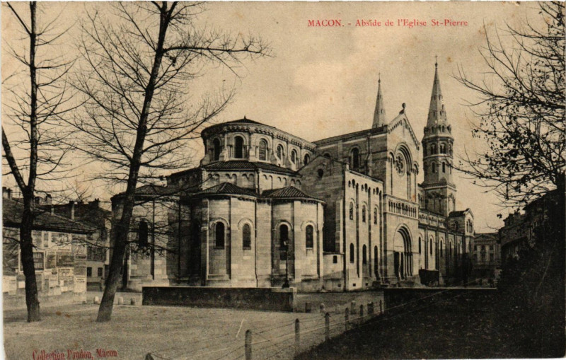 Carte postale ancienne Macon - Abside de Eglise Saint-Pierre à Mâcon