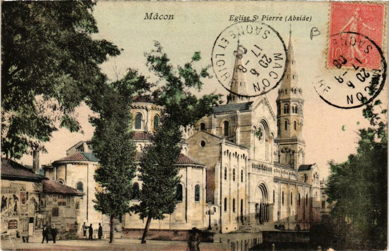 Carte postale ancienne Macon Eglise Saint-Pierre à Mâcon