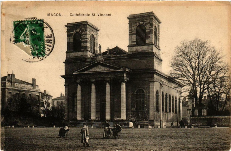 Carte postale ancienne Macon Cathédrale Saint-Vincent à Mâcon