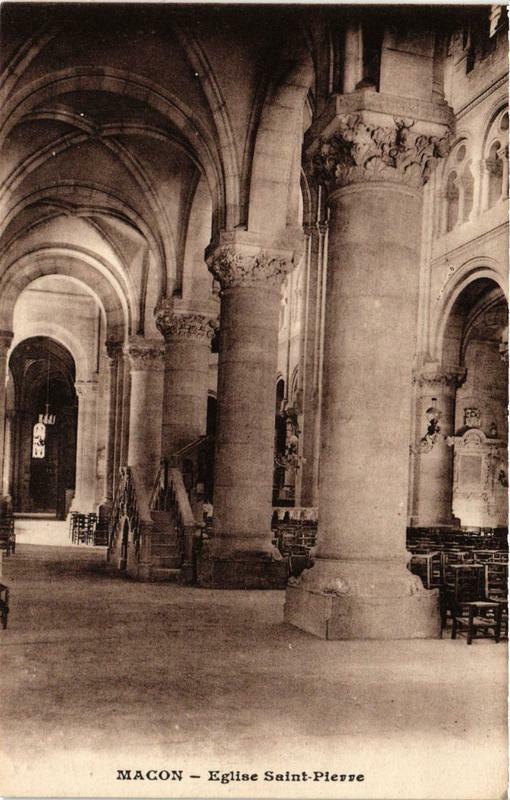Carte postale ancienne Macon Eglise Saint-Pierre à Mâcon