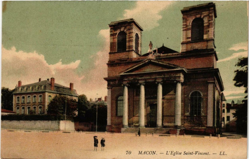 Carte postale ancienne Macon Eglise Saint-Vincent à Mâcon