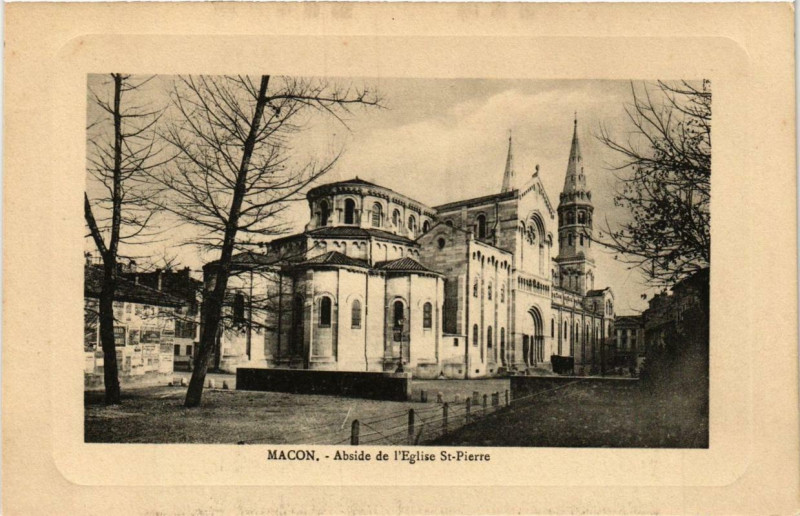 Carte postale ancienne Macon Abside de Eglise Saint-Pierre à Mâcon