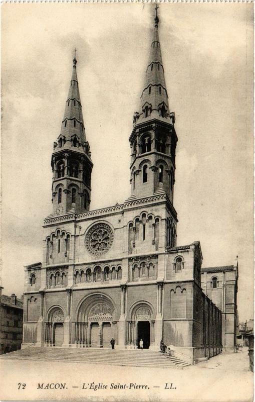 Carte postale ancienne Macon Eglise Saint-Pierre à Mâcon