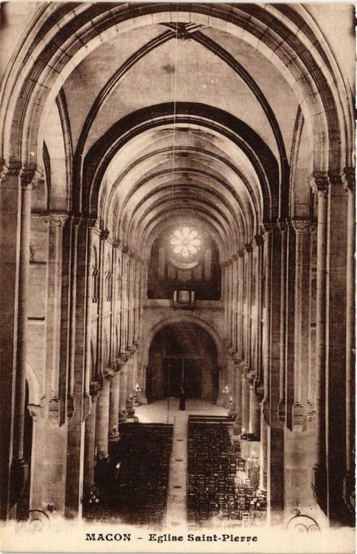 Carte postale ancienne Macon Eglise Saint-Pierre à Mâcon
