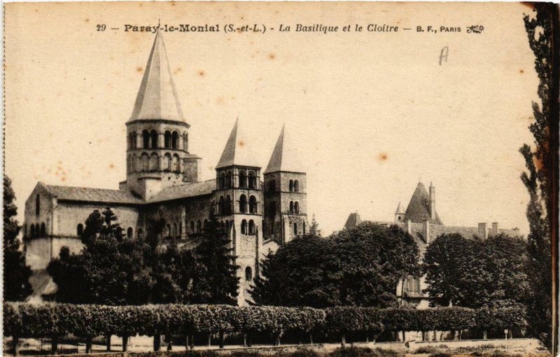 Carte postale ancienne Paray-le-Monial La Basilique et le Cloitre à Paray-le-Monial