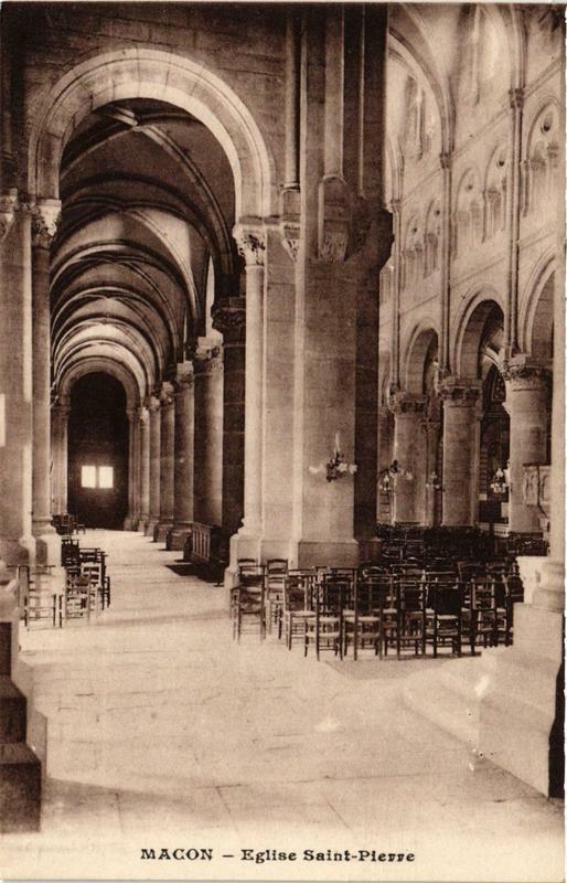 Carte postale ancienne Macon Eglise Saint-Pierre à Mâcon