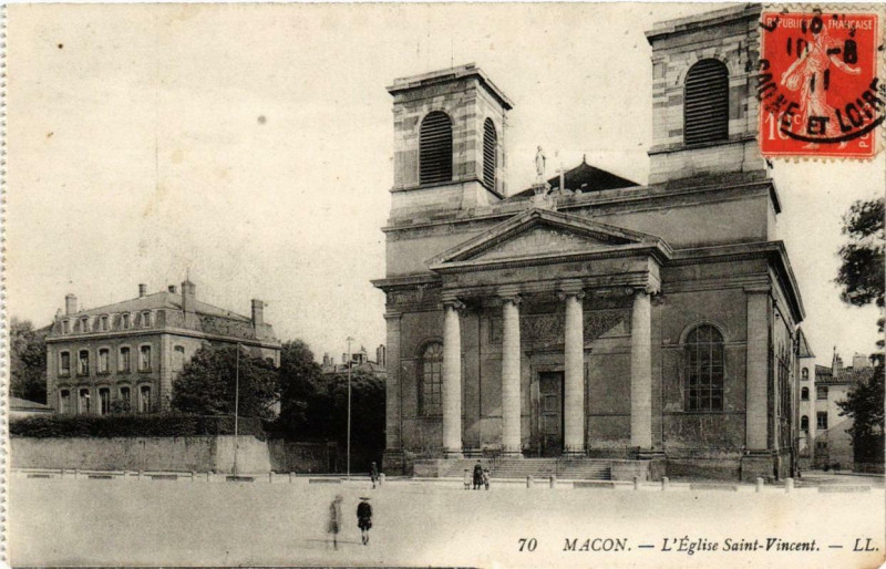 Carte postale ancienne Macon Eglise Saint-Vincent à Mâcon
