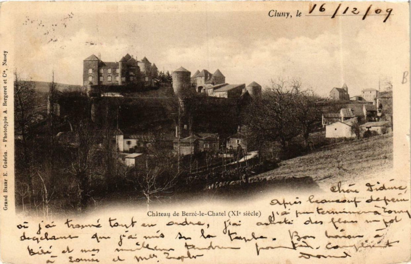 Carte postale ancienne Cluny Chateau de Berzé le Chatel à Cluny